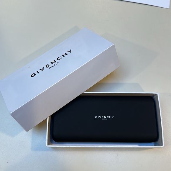 Never Worn Givenchy Sunglasses - Extra Large Round Frames - Picture 2 of 7